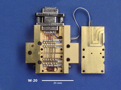 W-Band LNA Inside